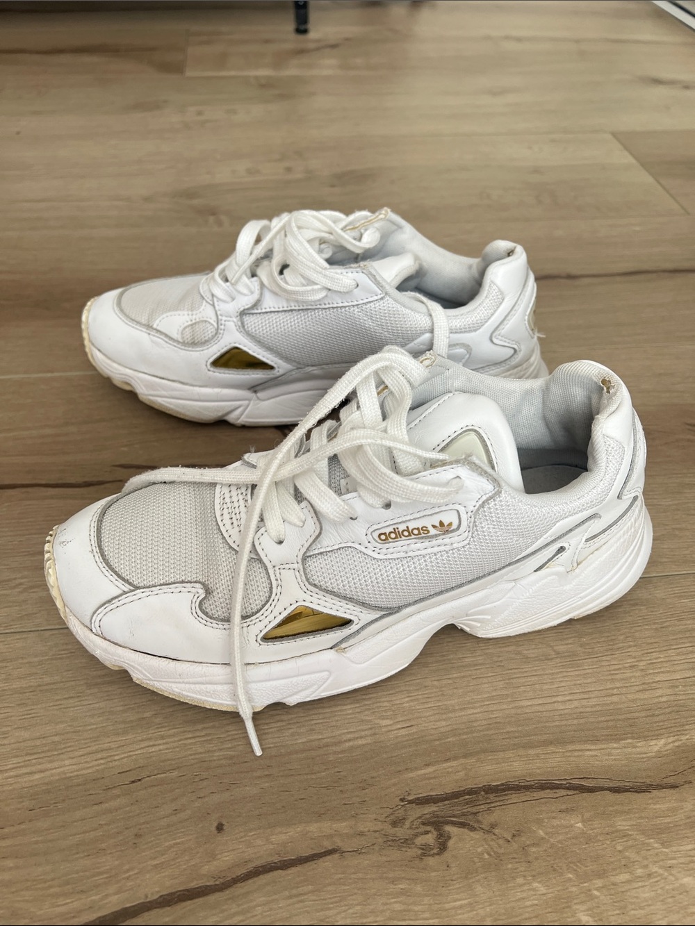 Adidas Women's Falcon Sneakers Size 8.5 - Picture 4 of 12